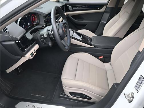 2026 Porsche Panamera Base