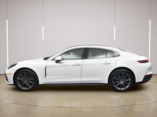 2026 Porsche Panamera Base
