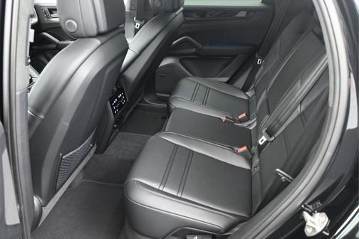Chromite Black Metallic 2026 Porsche Cayenne GTS