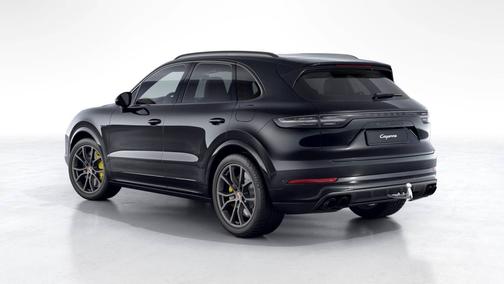 Jet Black Metallic 2022 Porsche Cayenne