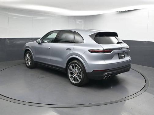 2022 Porsche Cayenne 