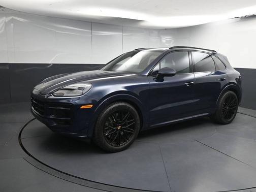 Algarve Blue Metallic 2026 Porsche Cayenne