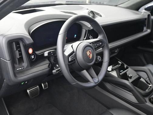 Algarve Blue Metallic 2026 Porsche Cayenne GTS
