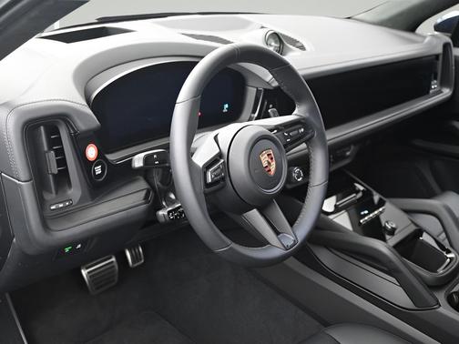 Algarve Blue Metallic 2026 Porsche Cayenne GTS