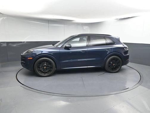 Algarve Blue Metallic 2026 Porsche Cayenne