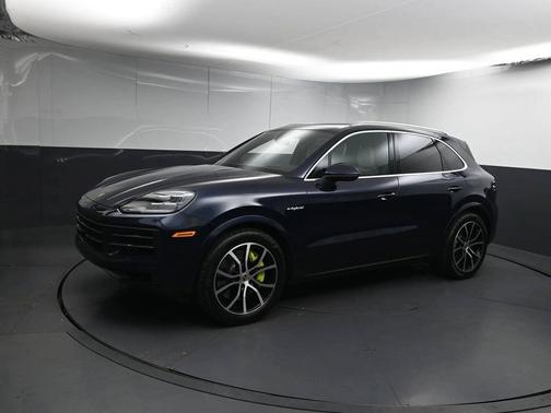 Algarve Blue Metallic 2025 Porsche Cayenne