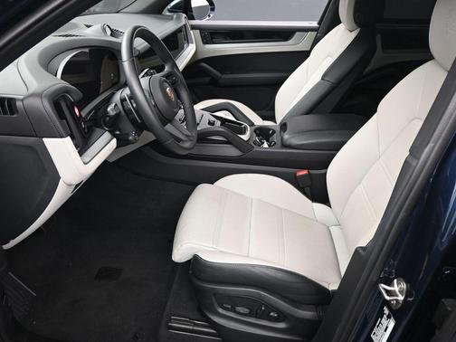 Algarve Blue Metallic 2025 Porsche Cayenne Cayenne S E-Hybrid