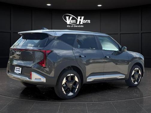 Interstellar Gray 2027 Kia Seltos EX
