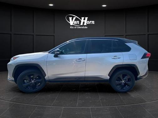 Silver Sky Metallic 2019 Toyota RAV4 Hybrid SE