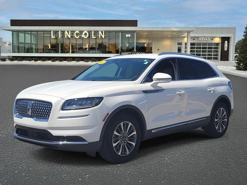 Pristine White Metallic Tri-Coat 2022 Lincoln Nautilus Standard