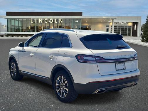 Pristine White Metallic Tri-Coat 2022 Lincoln Nautilus Standard