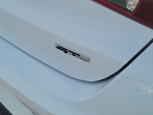 Glacial White Pearl 2023 Kia K5 GT-Line