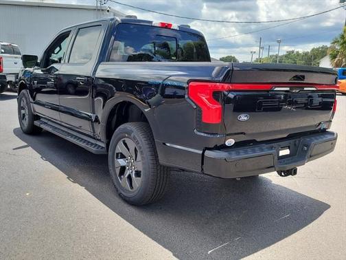 2025 Ford F-150 Lightning LARIAT