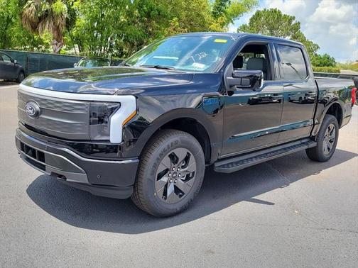 2025 Ford F-150 Lightning LARIAT
