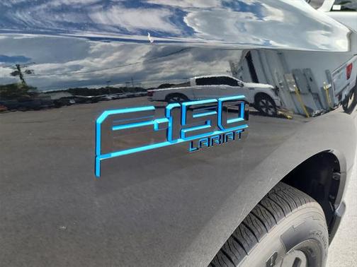 2025 Ford F-150 Lightning LARIAT