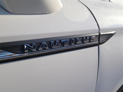 2020 Lincoln Nautilus Standard