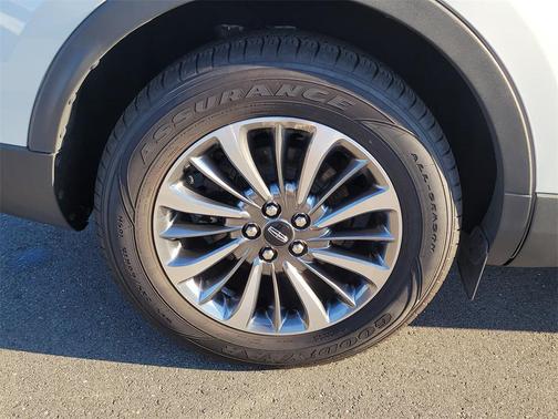 2020 Lincoln Nautilus Standard