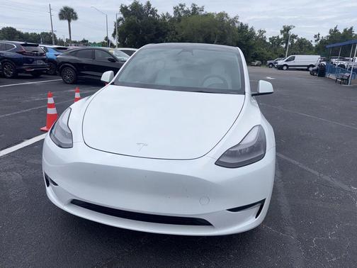 Pearl White Multi-Coat 2023 Tesla Model Y Performance Dual Motor All-Wheel Drive
