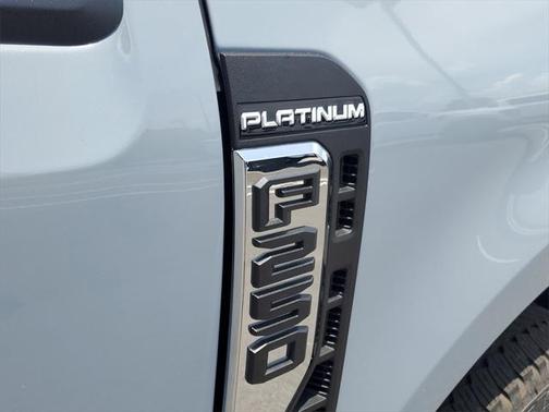 2025 Ford F-250 Platinum