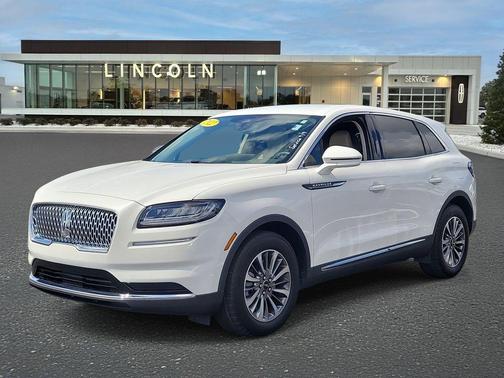 Pristine White Metallic Tri-Coat 2022 Lincoln Nautilus Standard