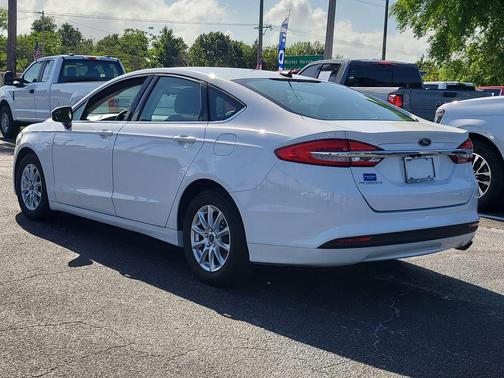 Oxford White 2018 Ford Fusion S