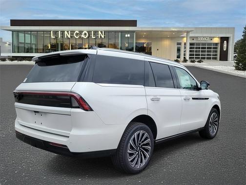 2025 Lincoln Navigator Black Label