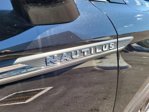 2023 Lincoln Nautilus Standard