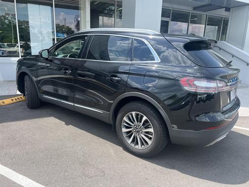2023 Lincoln Nautilus Standard