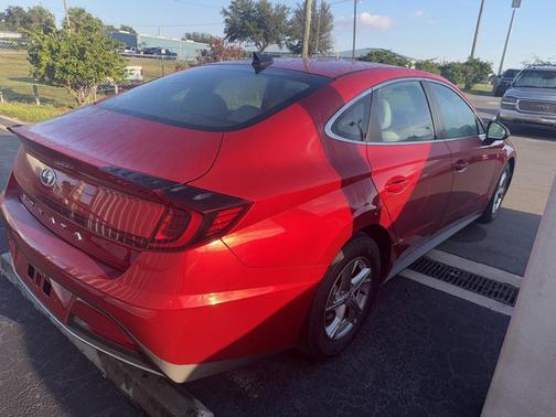 2022 Hyundai SONATA SE