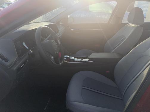2022 Hyundai SONATA SE