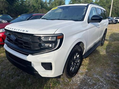 Oxford White 2025 Ford Expedition Active