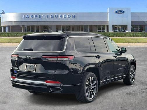 Diamond Black Crystal Pearlcoat 2023 Jeep Grand Cherokee L Overland
