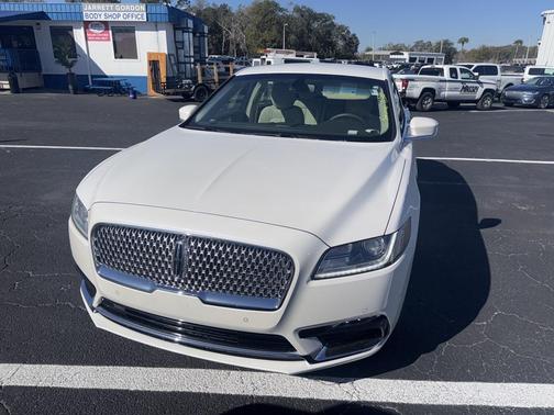 2017 Lincoln Continental Select