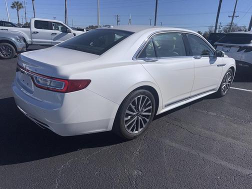 2017 Lincoln Continental Select