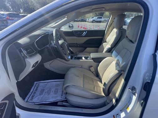 2017 Lincoln Continental Select