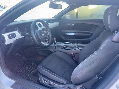 2015 Ford Mustang V6