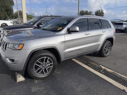 2019 Jeep Grand Cherokee Laredo