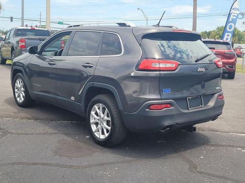Granite Crystal Metallic Clearcoat 2014 Jeep Cherokee Latitude