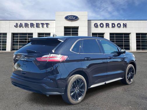 Agate Black Metallic 2024 Ford Edge ST Line