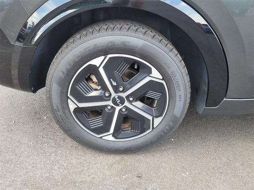 2023 Kia Niro SX