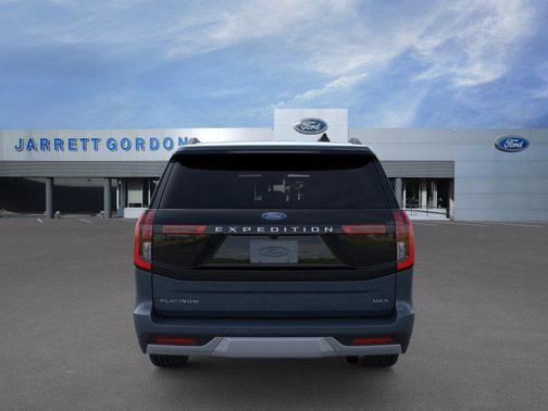 Glacier Gray Metallic Tri-Coat 2026 Ford Expedition Max Platinum