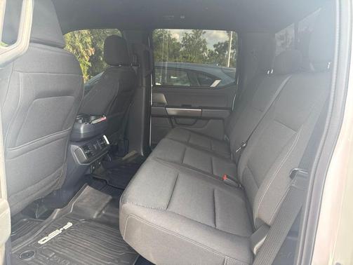 Oxford White 2024 Ford F-150 XLT