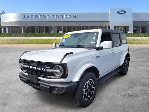 2023 Ford Bronco Outer Banks