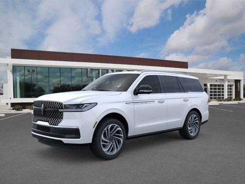 Star White Metallic Tri-Coat 2026 Lincoln Navigator Reserve