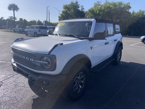 2022 Ford Bronco Badlands