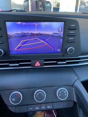 2022 Hyundai ELANTRA SE