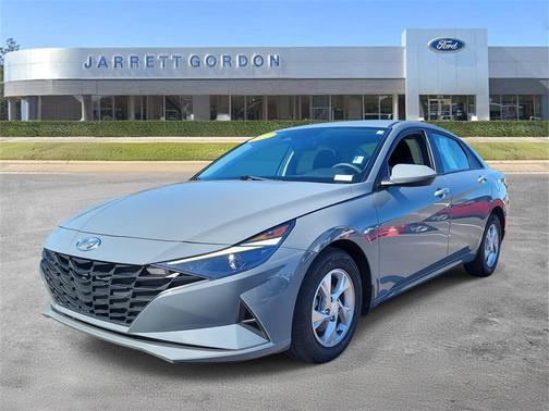 2022 Hyundai ELANTRA SE