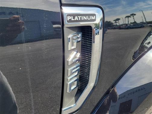 2022 Ford F-450 Platinum