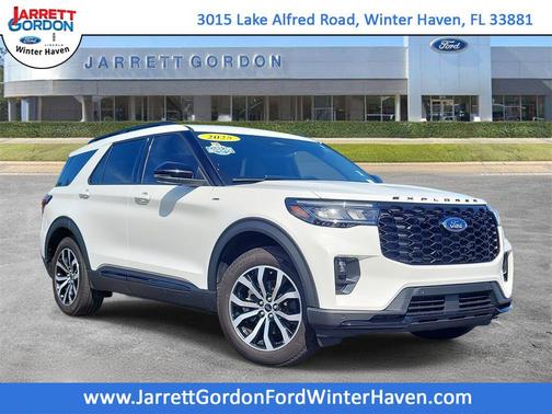 2025 Ford Explorer ST-Line