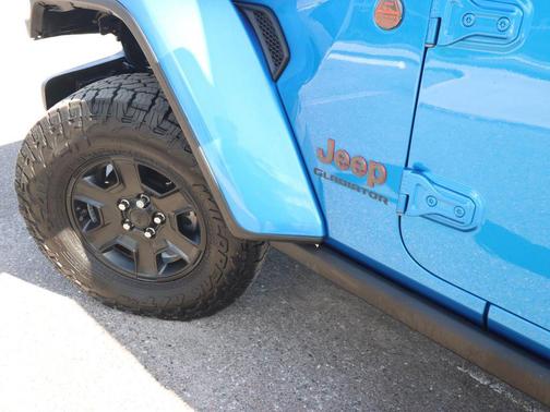 Hydro Blue Pearlcoat 2021 Jeep Gladiator Mojave 4x4